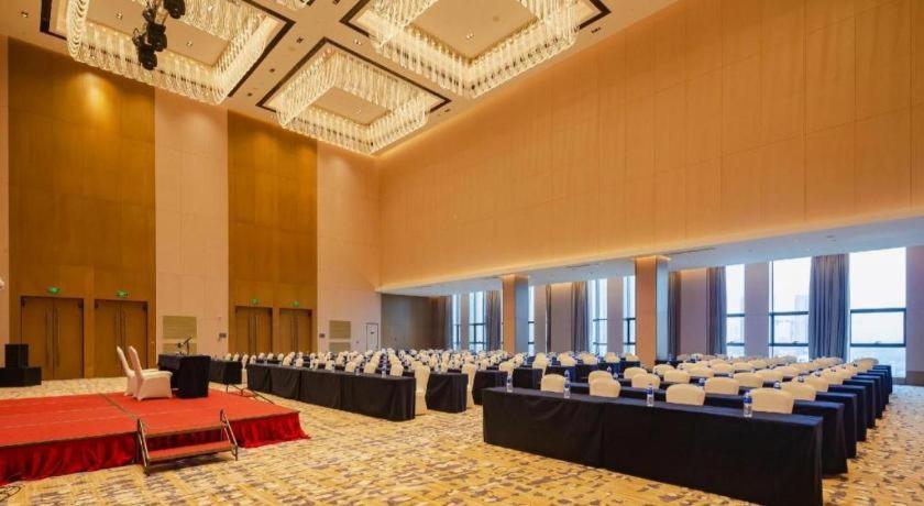 Wanda Jin Baise Hotel Екстериор снимка