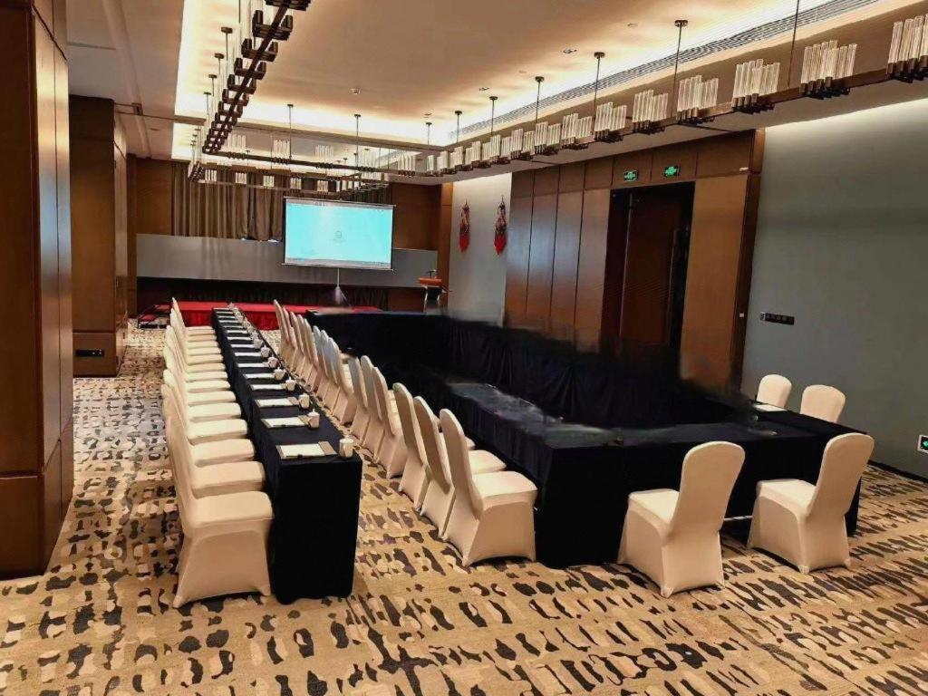 Wanda Jin Baise Hotel Екстериор снимка