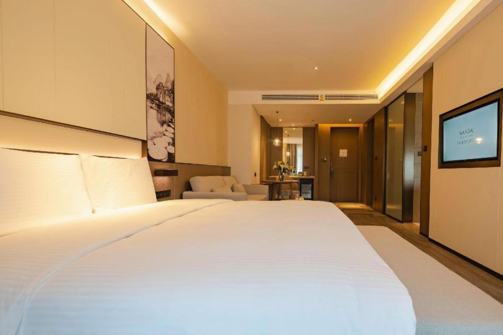 Wanda Jin Baise Hotel Екстериор снимка
